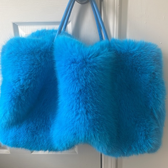 Akira NWOT Tote - Picture 9 of 9